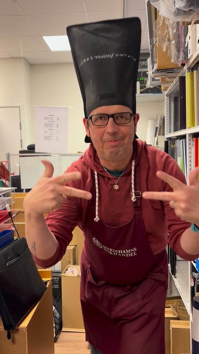 Det är ju trots allt fredag 🙈🤪 Trevlig helg! 🥳

#fredagssången  #rap-version