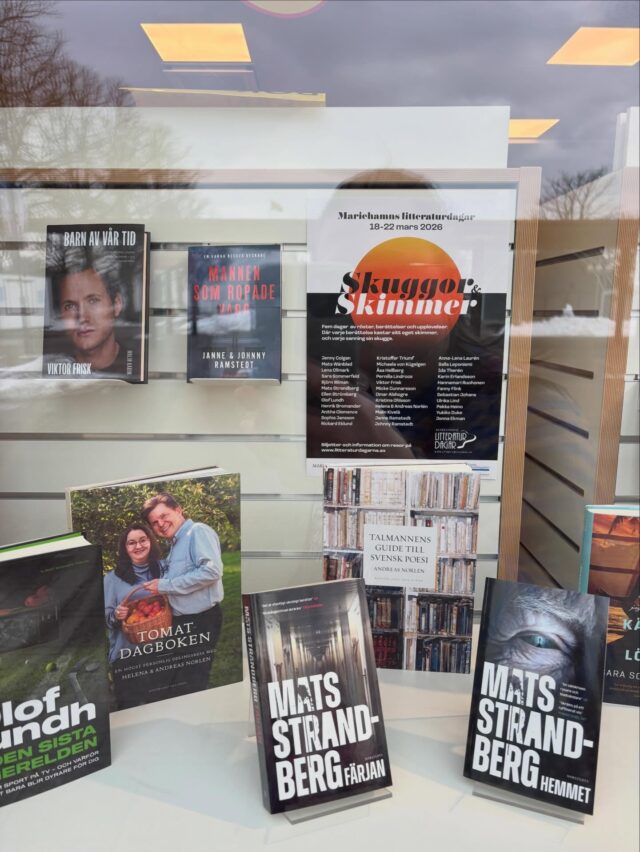 Idag har vår duktiga prao-elev fixat ett fönster med inspiration till litteraturdagarna 🥰 Titta in om du vill hinna lära känna någon av författarna lite närmare innan det är dags!! 🥳