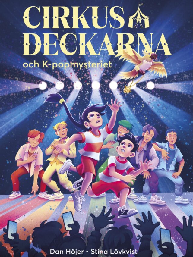 Missa inte den nya Cirkusdeckarna och K-popmysteriet, ännu ett hisnande äventyr för Tvillingdeckarna, helt i tiden! 🎪

”Tvillingarna Kaspar och Katinka är inte bara stjärnor på Cirkus Pommary, de är också mästare på att sätta fast skurkar. Ena stunden får de applåder för sina fantastiska akrobatkonster, nästa stund hyllas de av alla för att de har löst mysterier. När cirkusen befinner sig i Stockholm blir det världsberömda K-popbandet Demon Fighters bestulna på ett usb-minne med ett unikt spel. Ska de unga tvillingarna kunna få tag på spelet och på bovarna? Ett galet och spännande äventyr där Kaspar och Katinka räddar livet på en hund och blir jagade och inlåsta av hänsynslösa skurkar.”